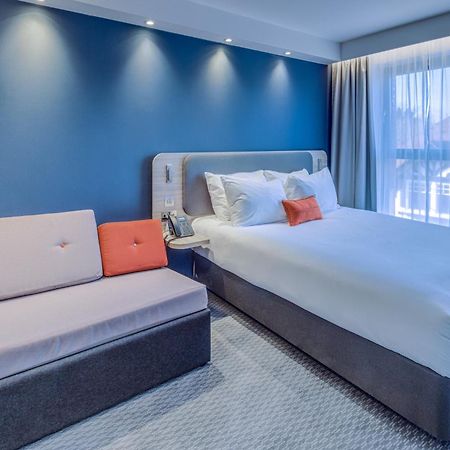 Holiday Inn Express - Fleet By Ihg ภายนอก รูปภาพ