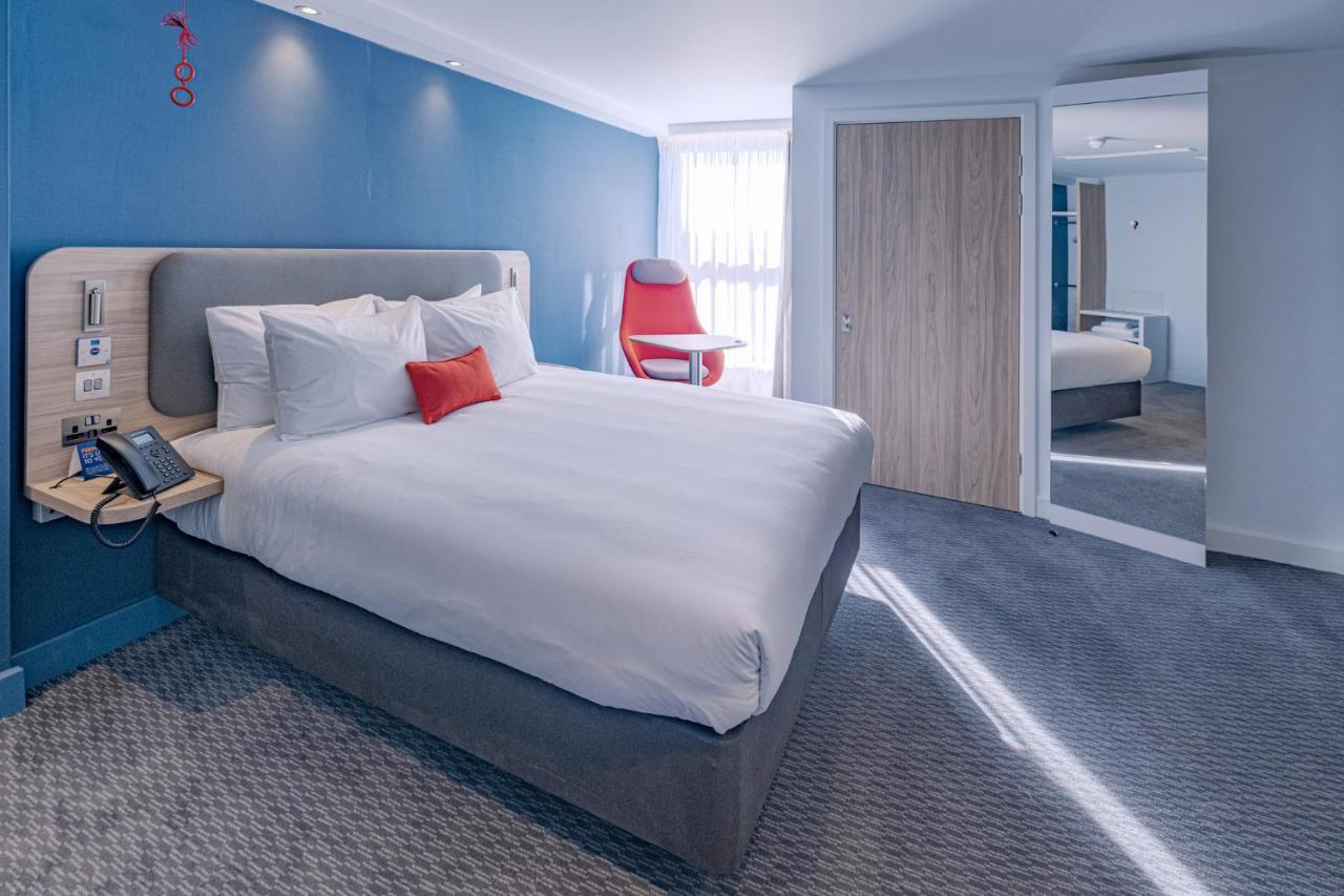Holiday Inn Express - Fleet By Ihg ภายนอก รูปภาพ