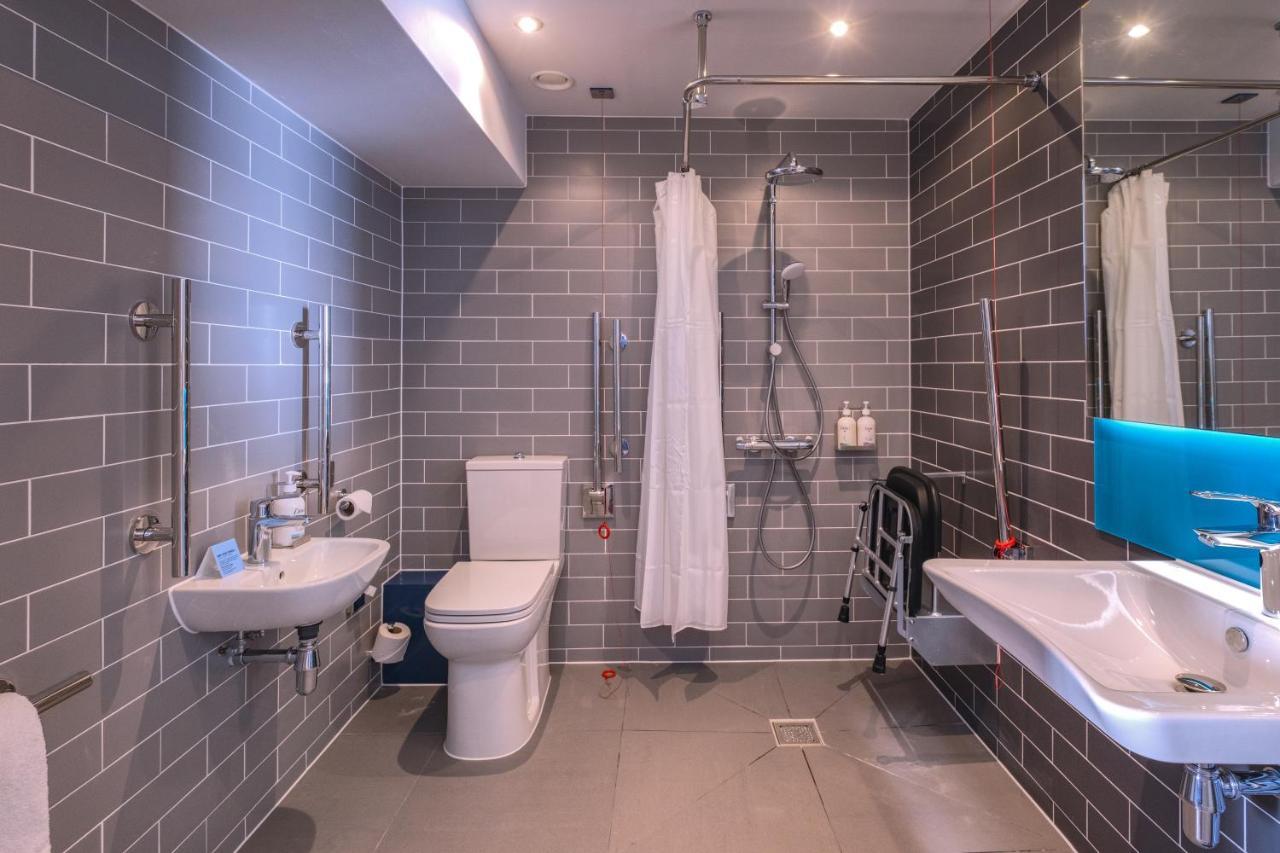 Holiday Inn Express - Fleet By Ihg ภายนอก รูปภาพ